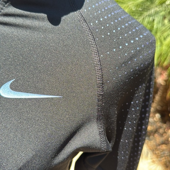 Nike Black Fitted Long Sleeve Top with Zipper - Picture 4 of 4